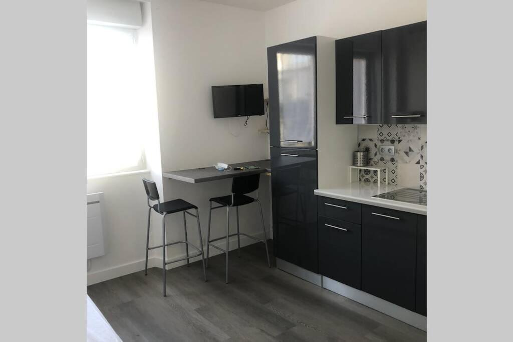 Апартаменти Yannadal/Studio Cosy Avec Vraie Cuisine A Recouvrance/ Proche Tram/Bus Et Proximite Avec L'Arsenal Брест Екстер'єр фото